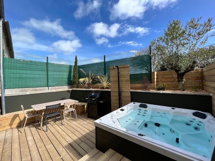 Douceur De Vivre En Bord De Mer - Jacuzzi Et Cheminee Saint-Coulomb Exteriör bild